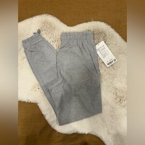 NWT lululemon LE Ready to Rulu HR Jogger Cinch in Heathered Silver Drop - US 4